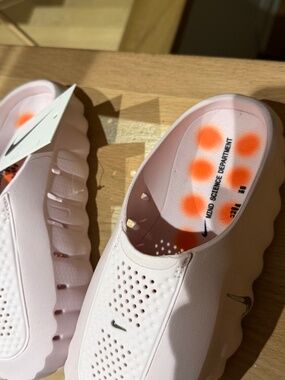 Nike mind 001, women size 6,pink, summer slides